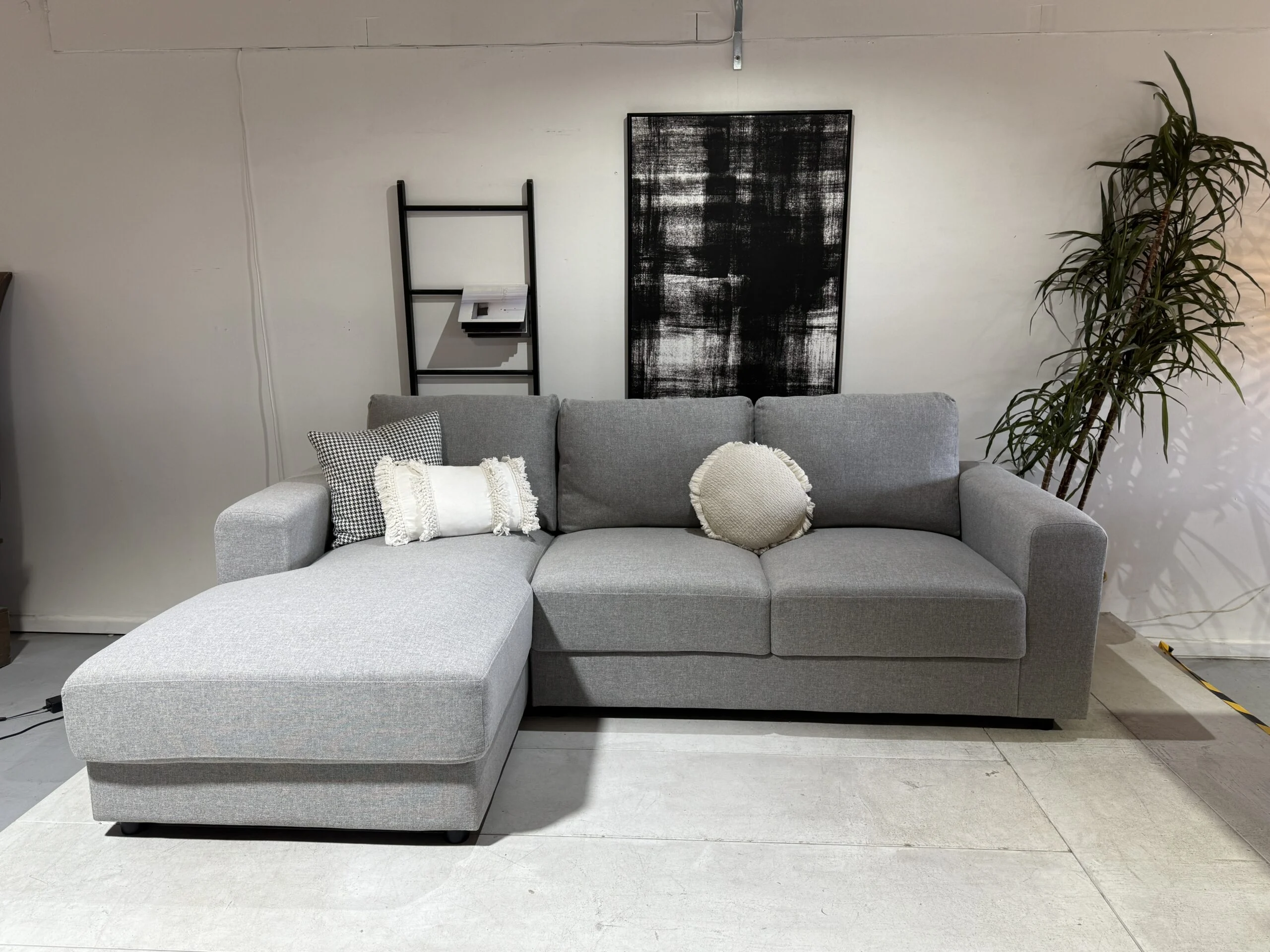 Peggz โ 3 Seater Chaise Sofa Lounge | RHF