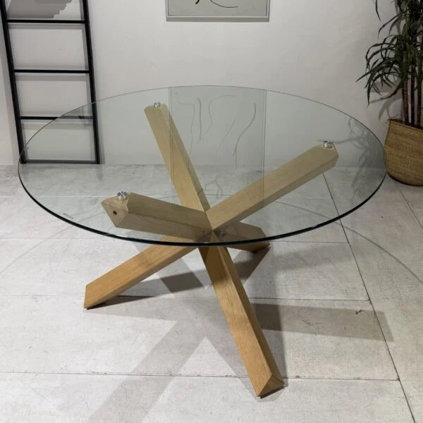 Ryan –  Dining Table With Natural Wooden Legs And Glass Top