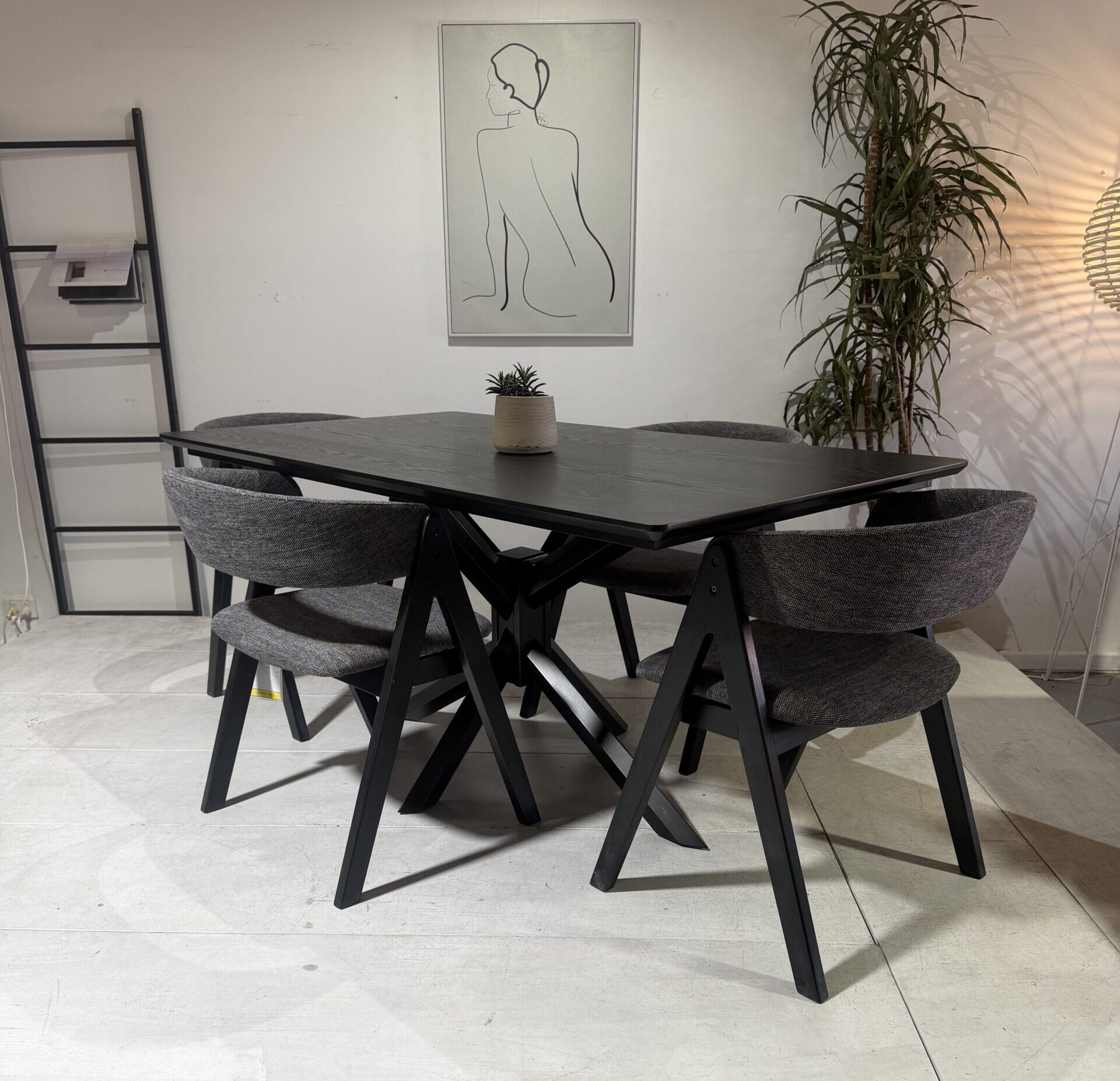 Berlin – 5 PCE | Dining Set | Black