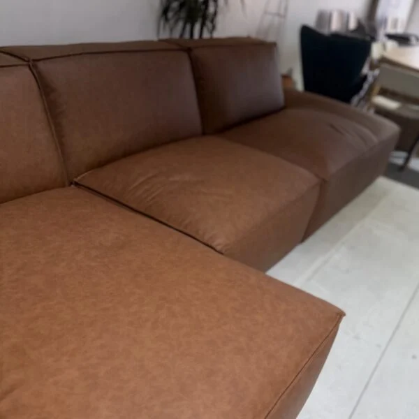 KITO Chase – Leather Sofa