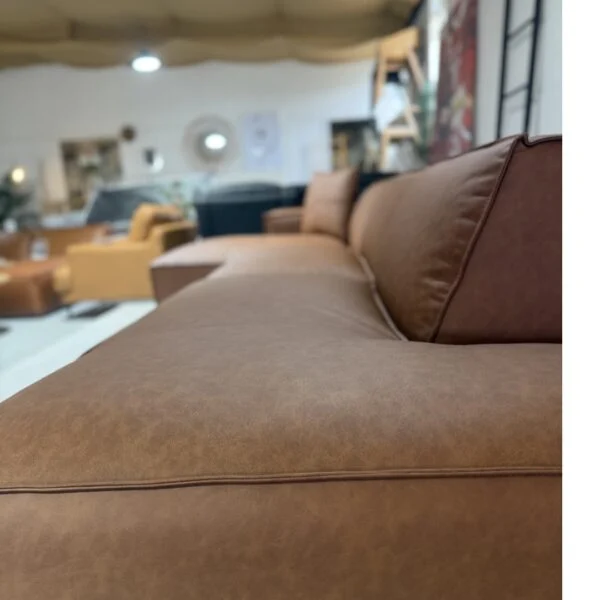 KITO Chase – Leather Sofa